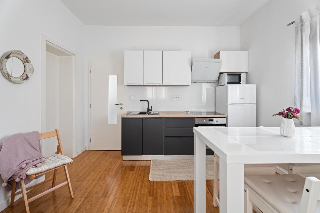 Apartments Dante Подстрана Екстер'єр фото