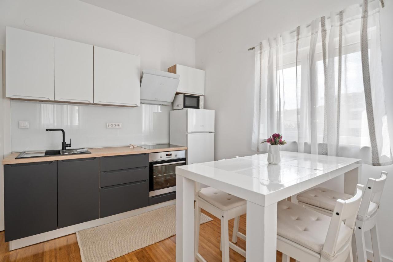 Apartments Dante Подстрана Екстер'єр фото