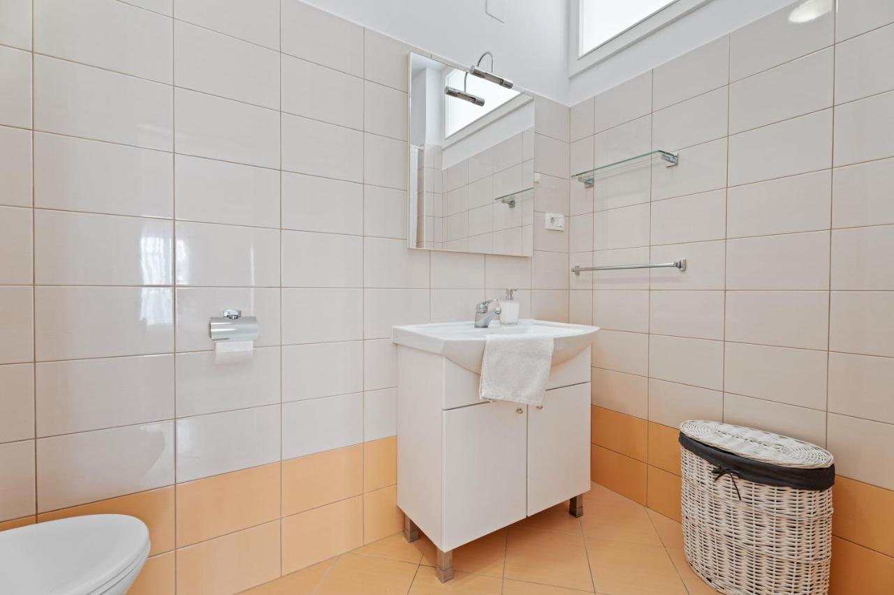 Apartments Dante Подстрана Екстер'єр фото